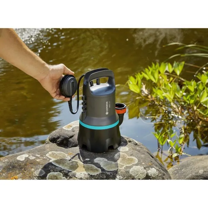 Gardena Pompe d'évacuation pour eaux chargées 9000 (9040-20) - 300W, débit max 9000 l/h, pression max 0.6 bar, diamètre de particules 25mm