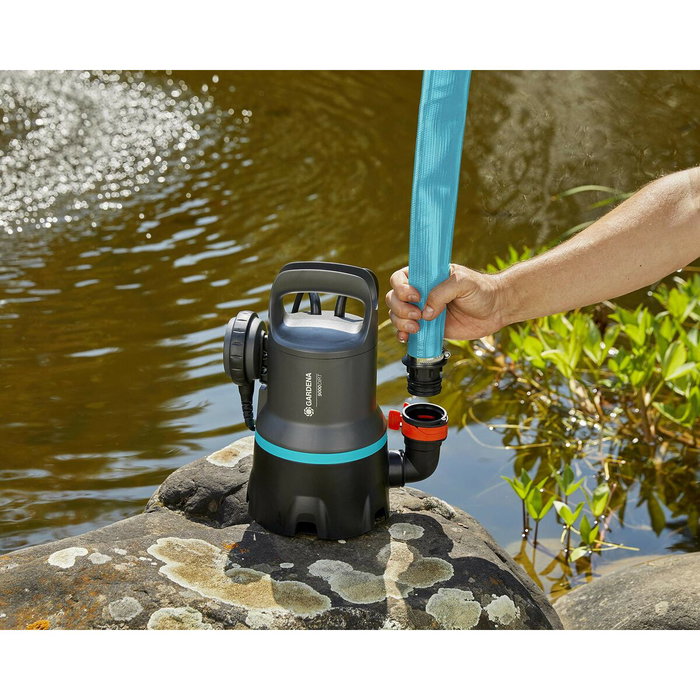 Gardena Pompe d'évacuation pour eaux chargées 9000 (9040-20) - 300W, débit max 9000 l/h, pression max 0.6 bar, diamètre de particules 25mm Gardena Pompe d'évacuation pour eaux chargées 9000 (9040-20) - 300W, débit max 9000 l/h, pression max 0.6 bar, diamètre de particules 25mm