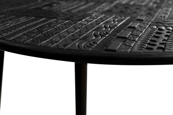 GINER Y COLOMER - Table basse artisanale en bois de manguier massif avec hiéroglyphe sculpté main et pieds en fer laqué noir - 70 cm diamètre x 50 cm haut - Coloris noir foncé/noir GINER Y COLOMER - Table basse artisanale en bois de manguier massif avec hiéroglyphe sculpté main et pieds en fer laqué noir - 70 cm diamètre x 50 cm haut - Coloris noir foncé/noir