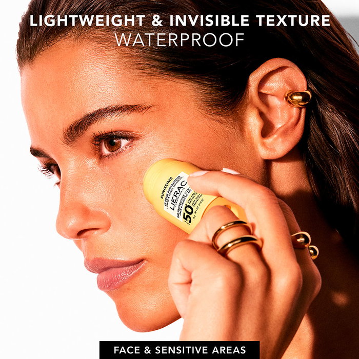 LIERAC Sunissime Stick Solaire Visage et Zones Sensibles SPF 50+ 15 g - Protection Large Spectre UVA/UVB, Lumière Bleue, Infrarouges - Texture Légère Anti-Âge