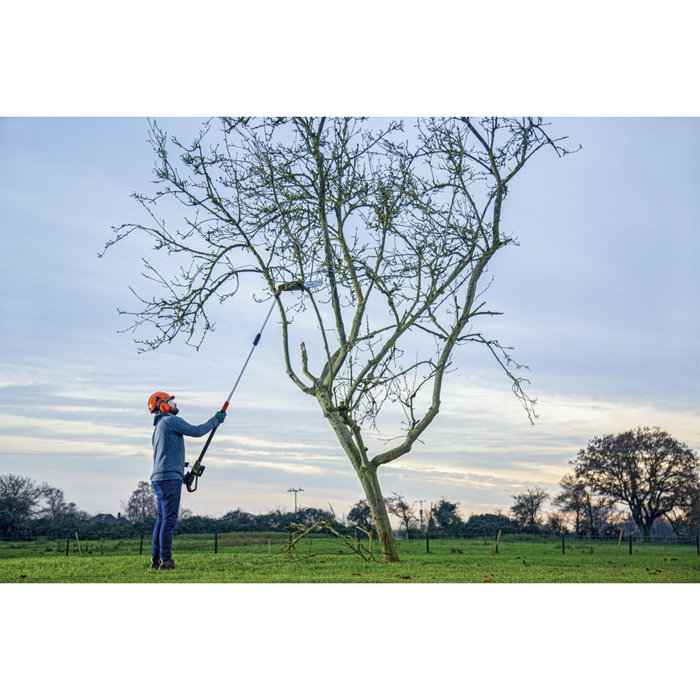 Bosch UniversalChainPole 18 - Élagueuse sur perche sans fil avec batterie 18V-2,5Ah Bosch UniversalChainPole 18 - Élagueuse sur perche sans fil avec batterie 18V-2,5Ah