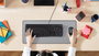 Logitech Sous-main souris de bureau - Série Studio, résistant aux éclaboussures, antidérapant, dimensions 700 x 300 x 2 mm, gris moyen