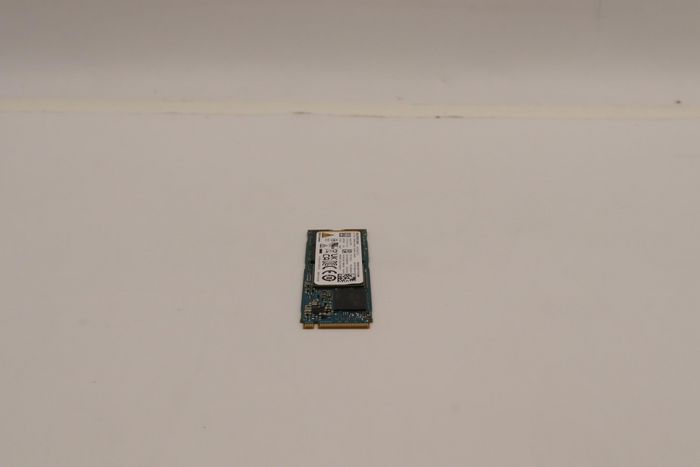 Lenovo SSD M.2 PCIe NVMe 1TB, Gen4x4, interface M.2-2280, haute vitesse de transfert et grande capacité pour PC portable et bureau