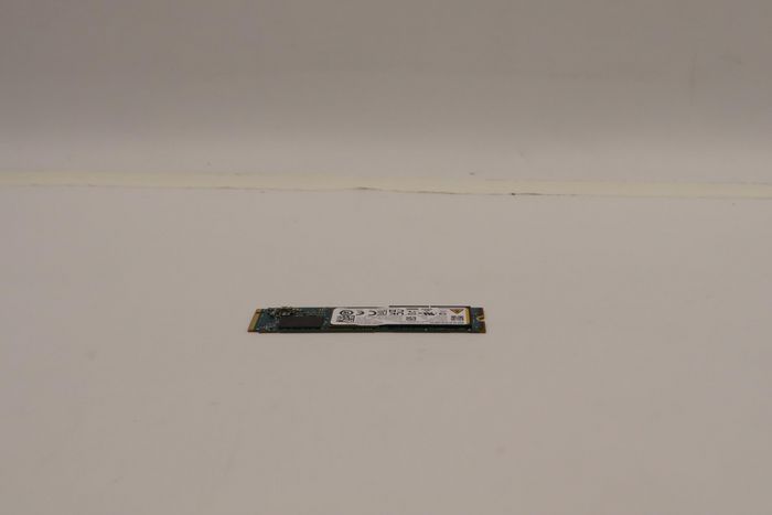 Lenovo SSD M.2 PCIe NVMe 1TB, Gen4x4, interface M.2-2280, haute vitesse de transfert et grande capacité pour PC portable et bureau