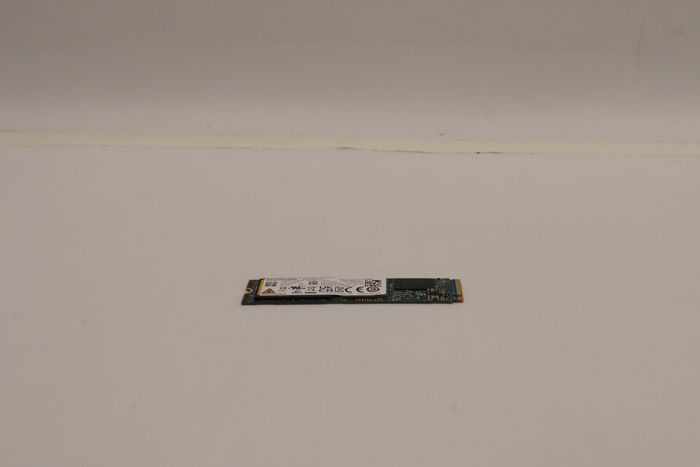Lenovo SSD M.2 PCIe NVMe 1TB, Gen4x4, interface M.2-2280, haute vitesse de transfert et grande capacité pour PC portable et bureau