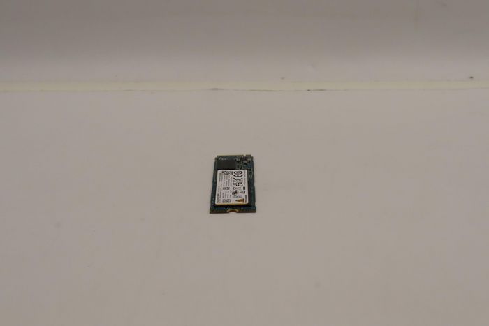 Lenovo SSD M.2 PCIe NVMe 1TB, Gen4x4, interface M.2-2280, haute vitesse de transfert et grande capacité pour PC portable et bureau
