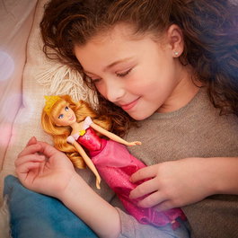 HASBRO Muñeca Brillo Real Aurora La Bella Durmiente Disney