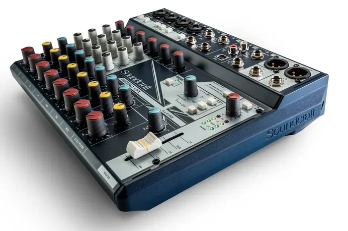 SOUNDCRAFT Notepad-12FX Table de mixage avec interface audio USB, préamplis micro, effets Lexicon