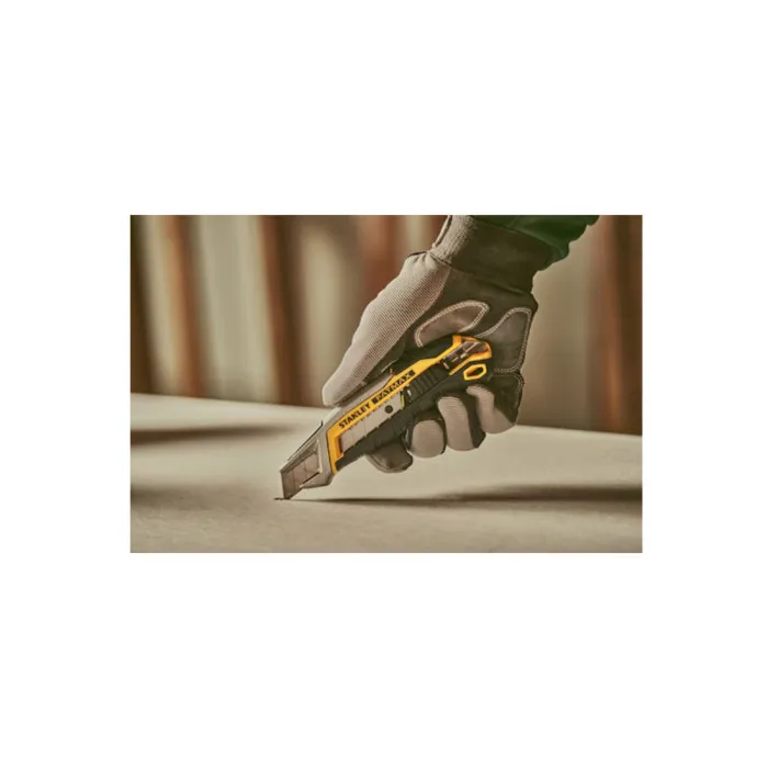 Stanley Fatmax Cutter Quick-Snap FATMAX 18mm Bouton Poussoir, Systeme de Changement de Lame Rapide, Réglage Précise de Coupe - FMHT10594-0