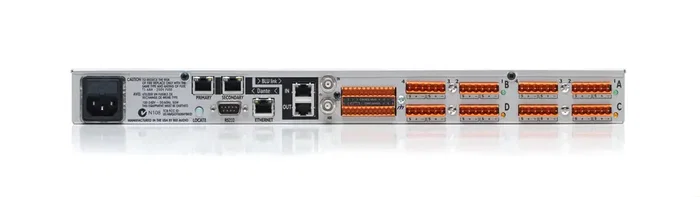 BSS BLU-806 Processeur de signal audio Dante et BLU Link, 4 slots, entrées/sorties configurables, AES/EBU, S/PDIF, 256 canaux