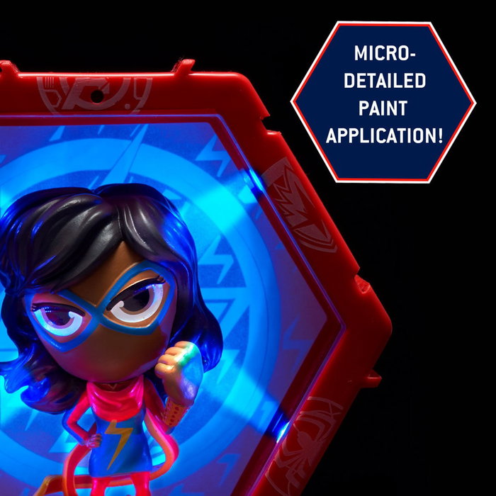 Wow stuff Figurine Wow! Pod Marvel Ms. Marvel avec éclairage à détection de mouvement