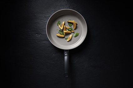 Fissler 157-220-28-100/0 Ceratal® Classic - Poêle sain antiadhésif en céramique 28 cm, compatible induction et toutes plaques, ergonomique et économe
