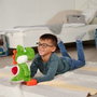 Smoby Peluche Yoshi 30 cm de Super Mario Bros en tissu doux - Peluche licorne verte - Version espagnole/portugaise