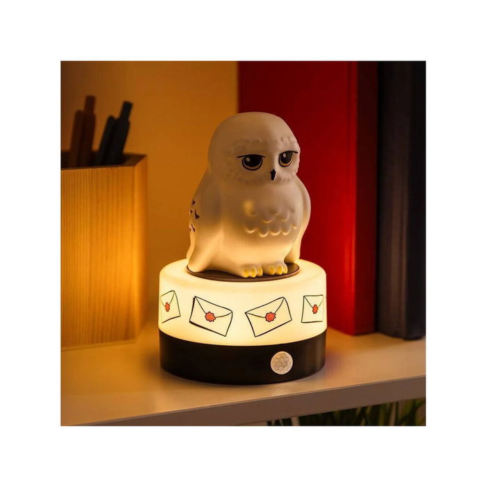 PALADONE - Projecteur de veilleuse lampe Hedwig Harry Potter à détection de mouvement avec sons officiels, lumière rouge et mode nuit, alimentation USB et piles