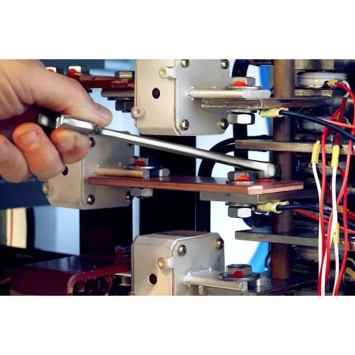 Facom Clé Mixte 440.24PB 24 mm Acier Chromé Satiné Fourche et Œil - Serrage et Tournage