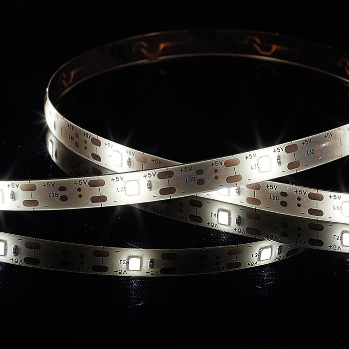 Home Deco Factory Bande LED Blanc Chaud 5 m avec connexion USB Home Deco Factory Bande LED Blanc Chaud 5 m avec connexion USB