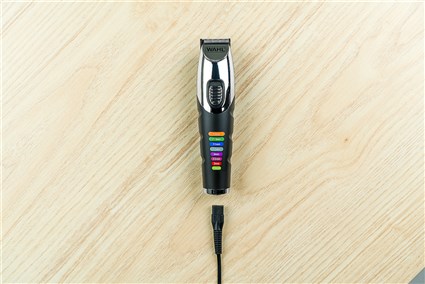 Wahl 09893-0443 Tondeuse à barbe et coupe-cheveux sans fil avec 8 peines guide colorés, autonomie 240 min, charge rapide 5 min pour 1 min, coupe de précision 0.5 à 13 mm