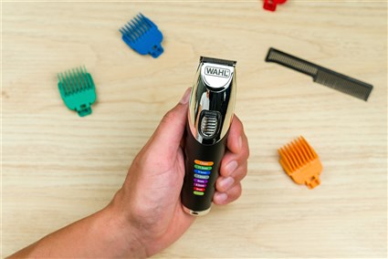 Wahl 09893-0443 Tondeuse à barbe et coupe-cheveux sans fil avec 8 peines guide colorés, autonomie 240 min, charge rapide 5 min pour 1 min, coupe de précision 0.5 à 13 mm