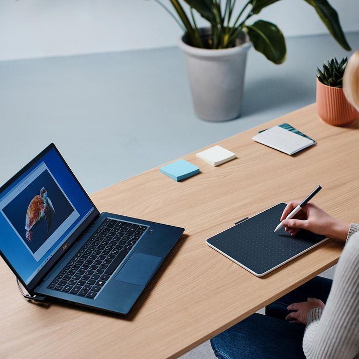 Wacom One Small Tablette Graphique 152 x 95 mm Bluetooth 5.1 USB-C Compacte Wacom One Small Tablette Graphique 152 x 95 mm Bluetooth 5.1 USB-C Compacte