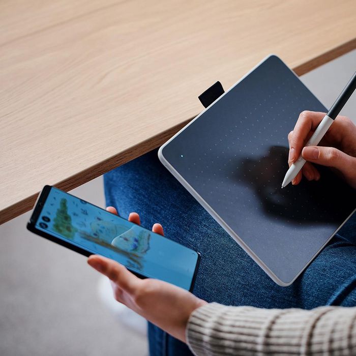 Wacom One Small Tablette Graphique 152 x 95 mm Bluetooth 5.1 USB-C Compacte Wacom One Small Tablette Graphique 152 x 95 mm Bluetooth 5.1 USB-C Compacte
