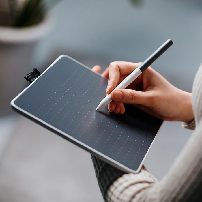 Wacom One Small Tablette Graphique 152 x 95 mm Bluetooth 5.1 USB-C Compacte Wacom One Small Tablette Graphique 152 x 95 mm Bluetooth 5.1 USB-C Compacte
