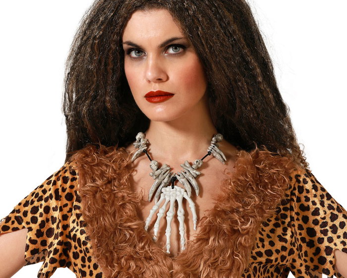 Collier avec mains squelettiques, os et canines en pierre grise pour tenue préhistorique et carnaval - Accessoire de déguisement tribal Collier avec mains squelettiques, os et canines en pierre grise pour tenue préhistorique et carnaval - Accessoire de déguisement tribal