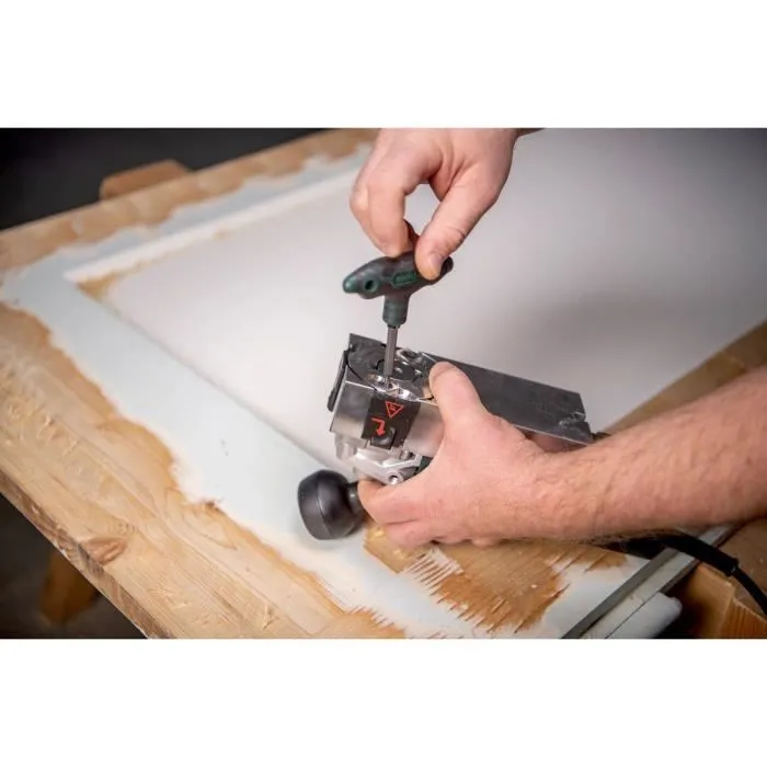 Metabo Fraiseuse à bois LF 850 S avec 4 lames carbure réversibles et raccord d'aspiration - Décolleuse pour peinture et laque sur portes, escaliers, fenêtres