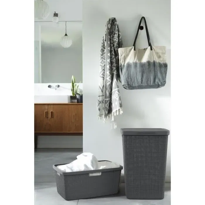 Curver Coffre à linge 58 litres en plastique recyclé, couvercle ventilé, 34x43x60 cm, style contemporain
