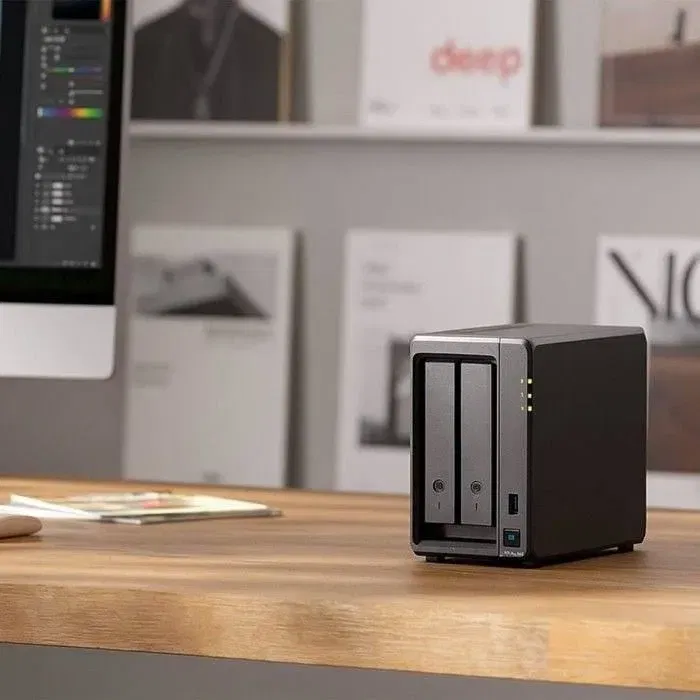 Synology DS225+ - Serveur NAS 2 baies avec 2 Go de RAM et port réseau 2.5 Gbit/s, solution de stockage et sauvegarde pour la maison