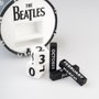 ERIK Calendrier Perpétuel 3D The Beatles – Décor mural en bois sculpté (Dimensions 160 x 160 x 106 mm)