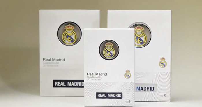 MOCILAB - Cahier A5 Real Madrid avec blason en 3D - Reliure textile - 120 pages non lignées - Couleur bleu - Article officiel