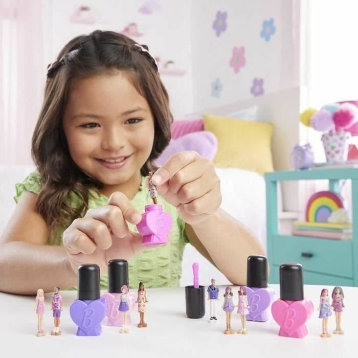 Barbie Poupée Mini-BarbieLand Fashionistas de 3,8 cm