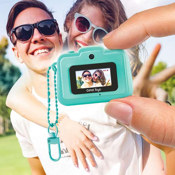 Canal Toys Mini Caméra Digitale Porte-Clés – Photos et Vidéos HD, 4.2 cm, avec Carte Micro-SD 1 Go et Câble USB-C