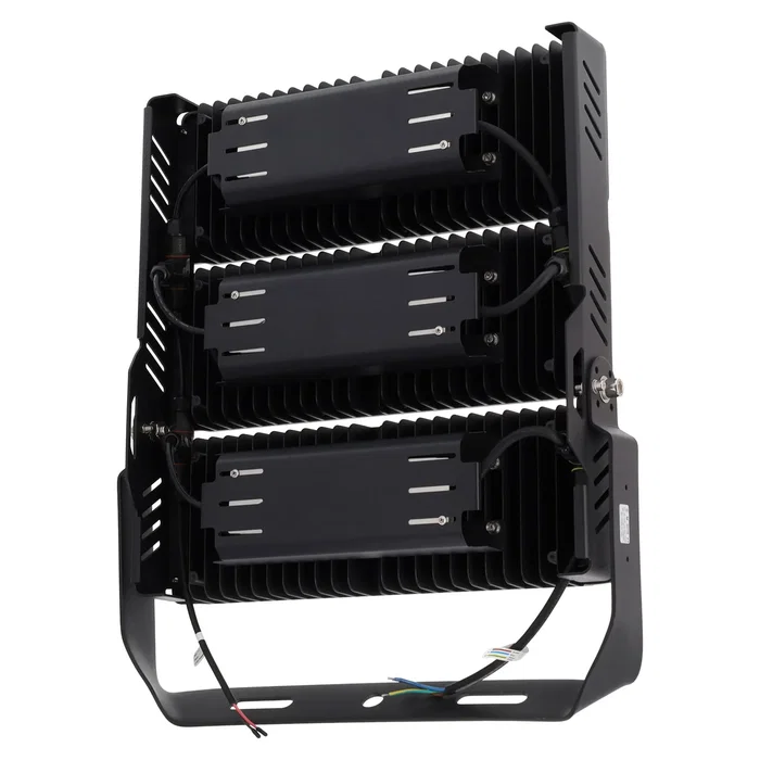 Lumileds Projecteur LED 750W pour stades 150 lm/W IP66 0-10V angle 60° LED 5050 durée de vie 100 000 heures