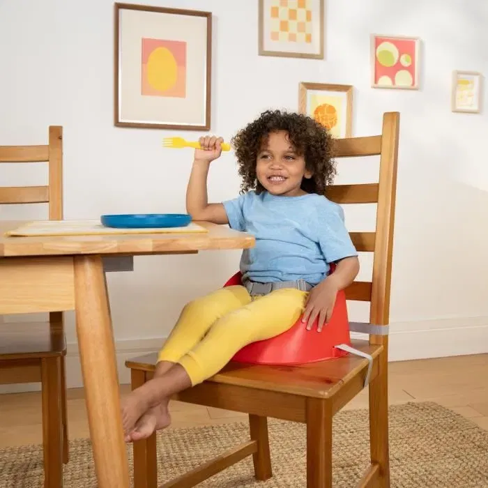 Bright Starts Rehausseur de Chaise Bébé Évolutif Disney Pixar Cars Lightning McQueen, pour 6 Mois à 3 Ans, Harnais 3 Points, Facile à Nettoyer, Rouge