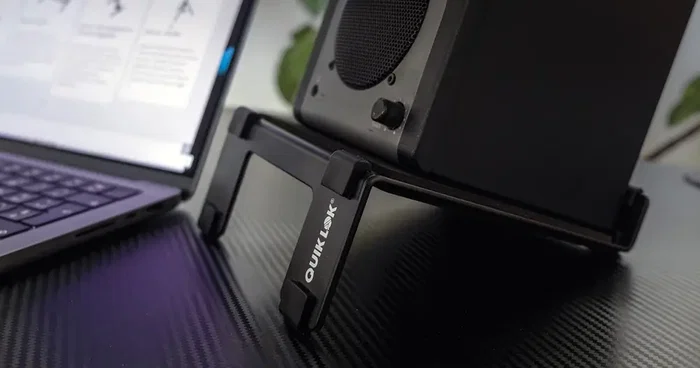 Quiklok LS500 Paire de Supports de Table pour Monitor de Studio Quiklok LS500 Paire de Supports de Table pour Monitor de Studio