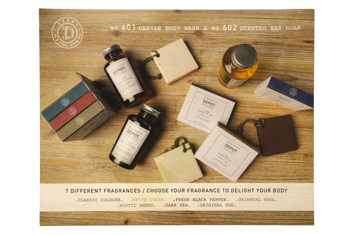 Depot - 600 Body Solutions No. 601 - Accessoire d'affichage en plastique pour produits capillaires pour hommes Depot - 600 Body Solutions No. 601 - Accessoire d'affichage en plastique pour produits capillaires pour hommes