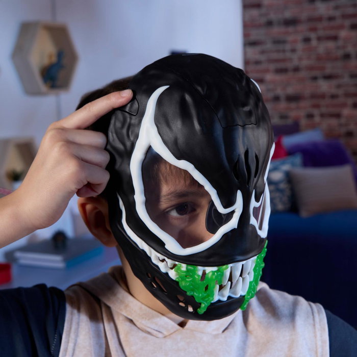 Hasbro Masque de Venom Fluorescent G1828 - Marvel Spider-Man - Détails des yeux et dents qui brillent dans le noir