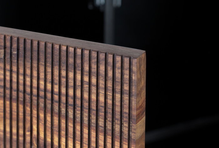 GINER Y COLOMER Buffet 4 portes en bois de palissandre et manguier avec base métal, 170x40x80 cm, couleur marron et noir