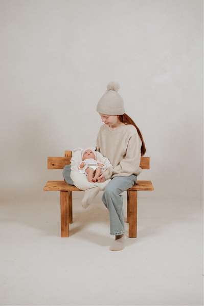 Muñecas Arias Poupée Elegance Aria Beige avec Coussin Muñecas Arias Poupée Elegance Aria Beige avec Coussin