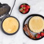 Uncanny Brands Gofrera Batman avec impression du logo sur la gaufre