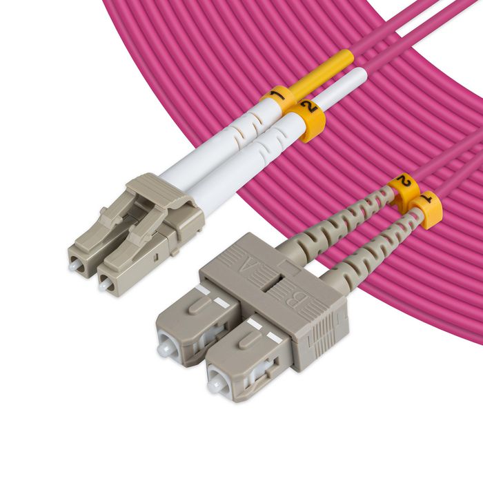 MicroConnect Câble à fibre optique LC-SC OM4 Multimode Duplex Violet 2 m - Compatible 10G/40G/100G Ethernet, Connexion données