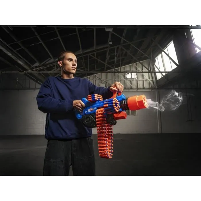 Zuru XSHOT Smoking Barrel - Lanceur de fléchettes avec canon rotatif et effet fumée