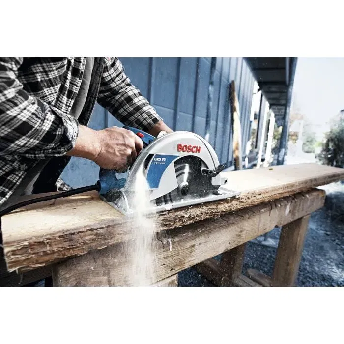 Scie circulaire Bosch Professional GKS 85 2200W - 060157A000 - Capacité de coupe 85 mm, 5000 tr/min, avec lame et butée parallèle