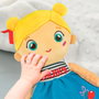 Clementoni Poupée Souple Cherry Terry 17601 avec peluche douce, jouet d'éveil sensoriel multilingue dès la naissance