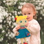 Clementoni Poupée Souple Cherry Terry 17601 avec peluche douce, jouet d'éveil sensoriel multilingue dès la naissance