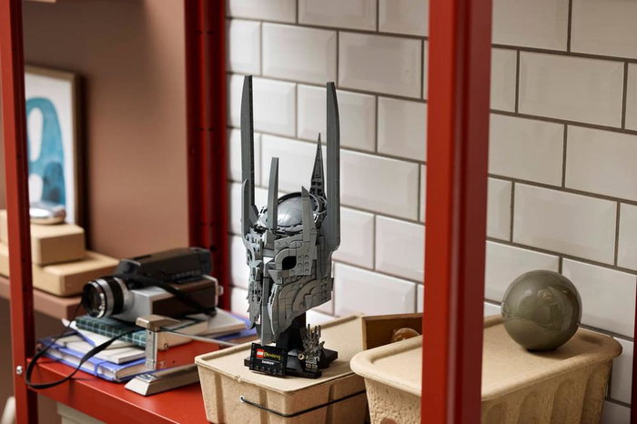 Lego Icons Le Seigneur des Anneaux Casque de Sauron - Set de Construction pour Adultes