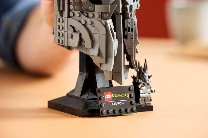 Lego Icons Le Seigneur des Anneaux Casque de Sauron - Set de Construction pour Adultes