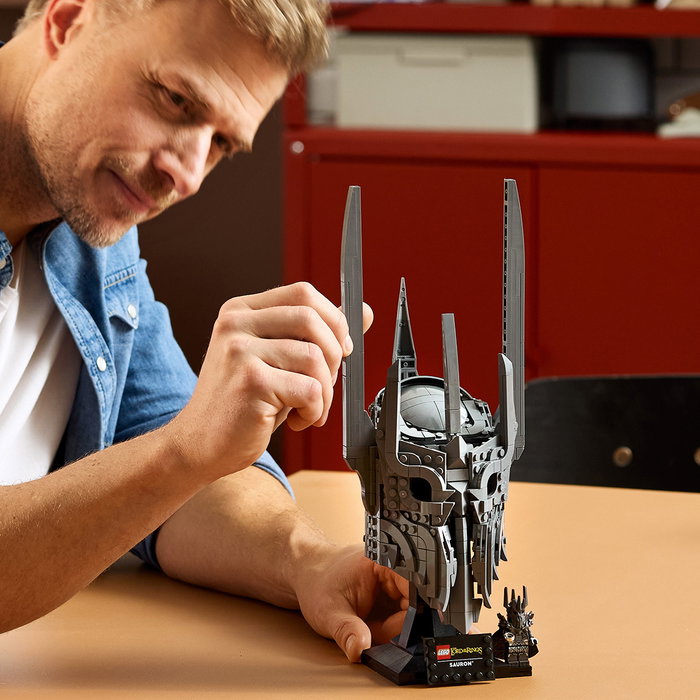 LEGO Icons Le Seigneur des Anneaux : le Casque de Sauron