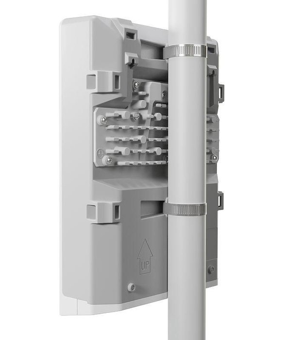 MikroTik netPower 16P - Commutateur Ethernet Gigabit PoE extérieur 16 ports LAN, 2 ports SFP+ 10G, 36 Gbps, 24/48V (802.3af/at), boîtier robuste pour installation en extérieur MikroTik netPower 16P - Commutateur Ethernet Gigabit PoE extérieur 16 ports LAN, 2 ports SFP+ 10G, 36 Gbps, 24/48V (802.3af/at), boîtier robuste pour installation en extérieur